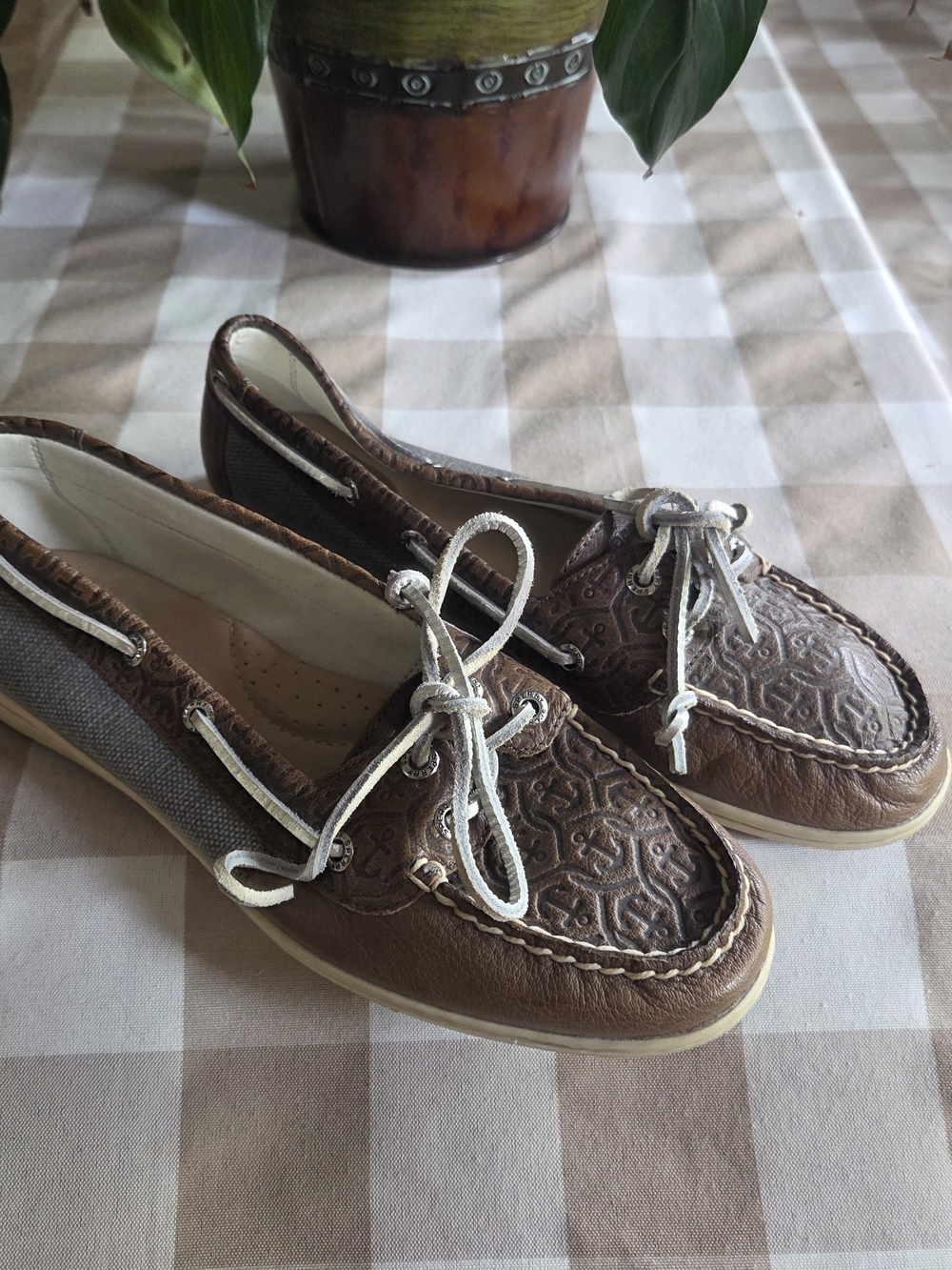 Sperry Top-Sider, Anchor Embossing, Leather & Canvas Women's Size 9.5